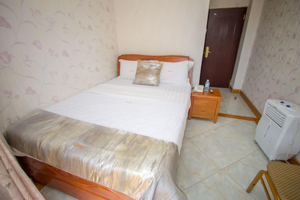 Sal'S Boutique Hotel Kampala Exterior photo